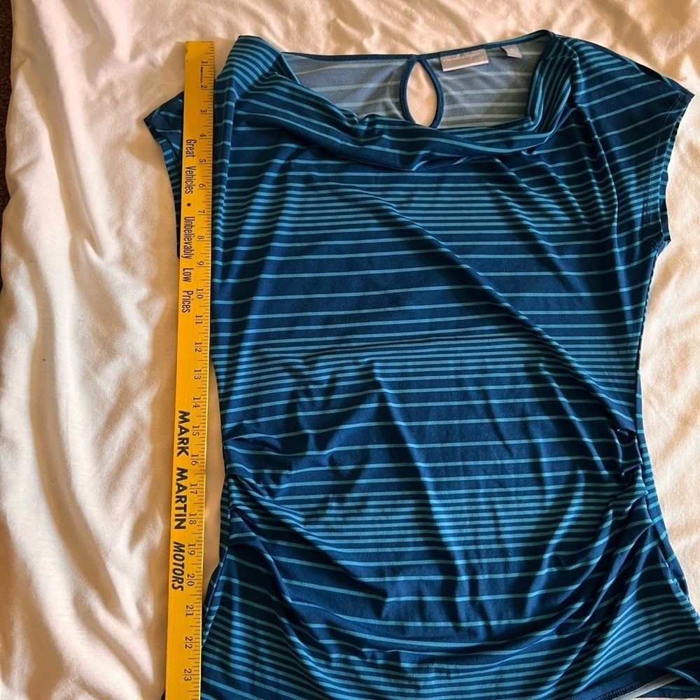 New York & Company Blue Stripped short sleeve shirt with cow neck. Size M - Picture 4 of 6